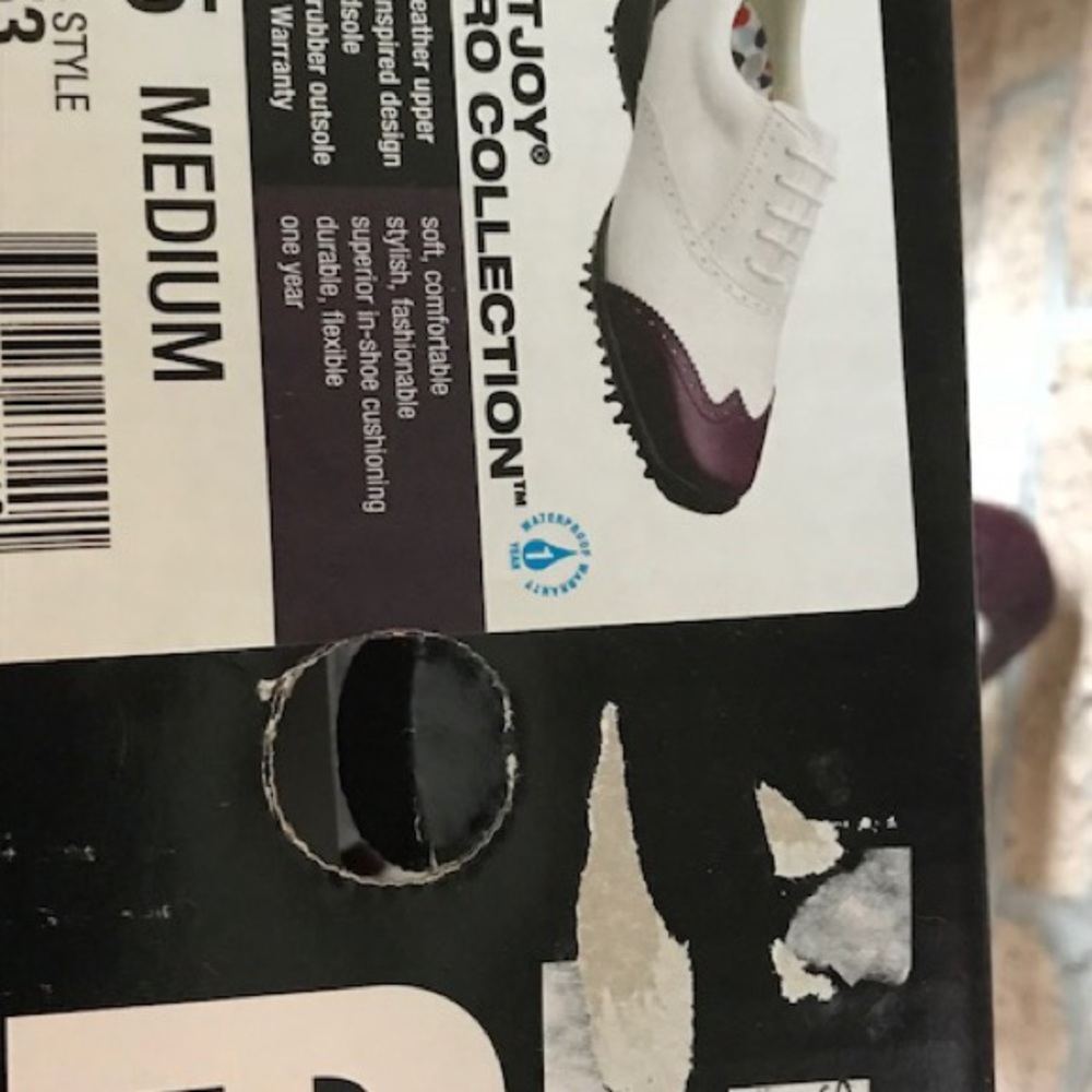 Ladies Golf Shoes - Picture 2 of 3